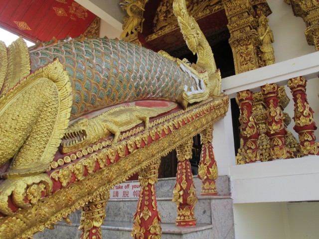 Verziehungen im Tempel Wat Buppharam.